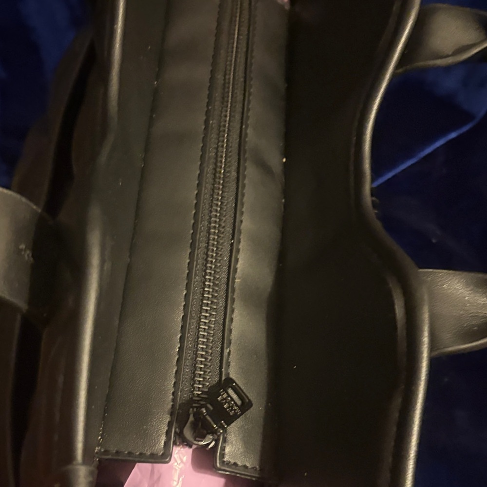 STEVE MADDEN Bfaire Quilted Tote Bag in Black Handbag - Picture 10 of 13